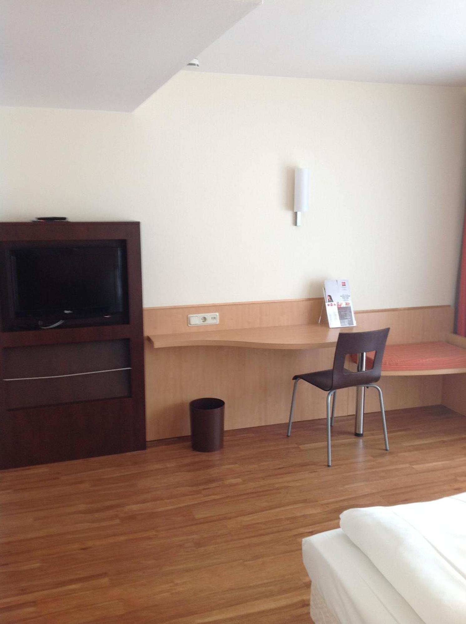 ibis Saarbrücken City Habitación foto