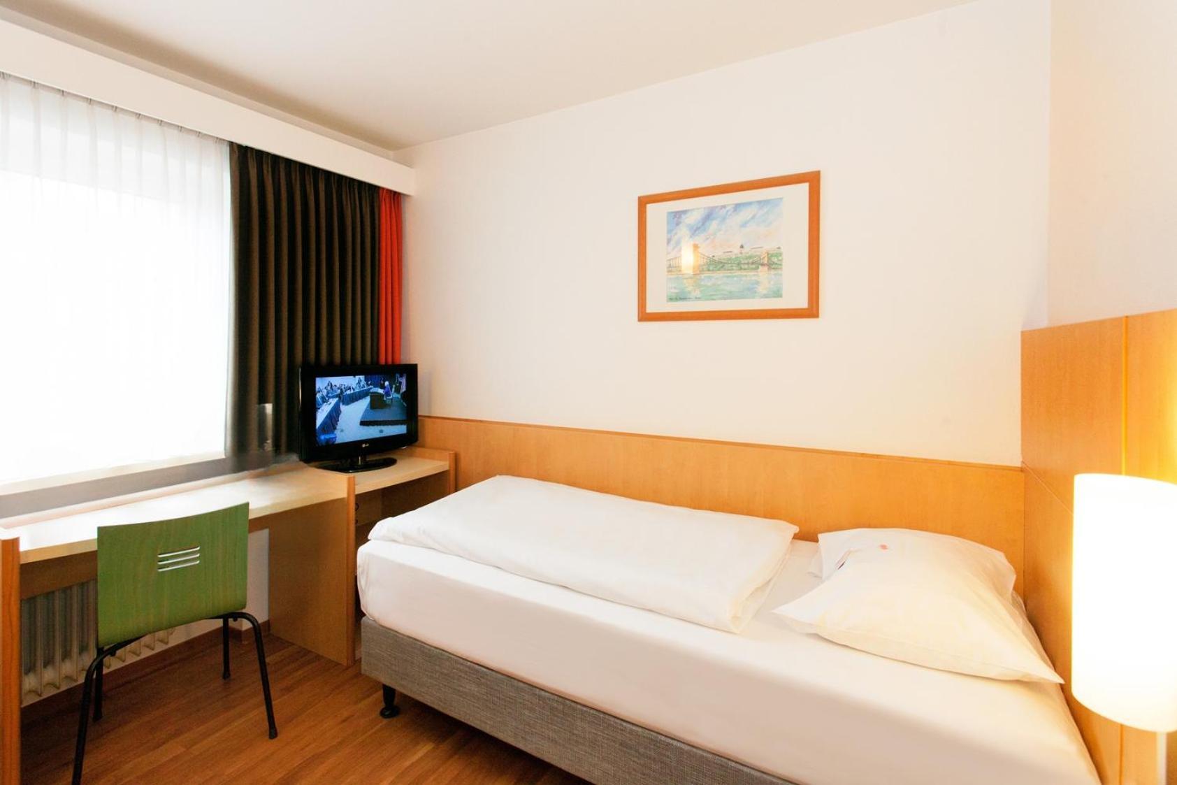 ibis Saarbrücken City Exterior foto