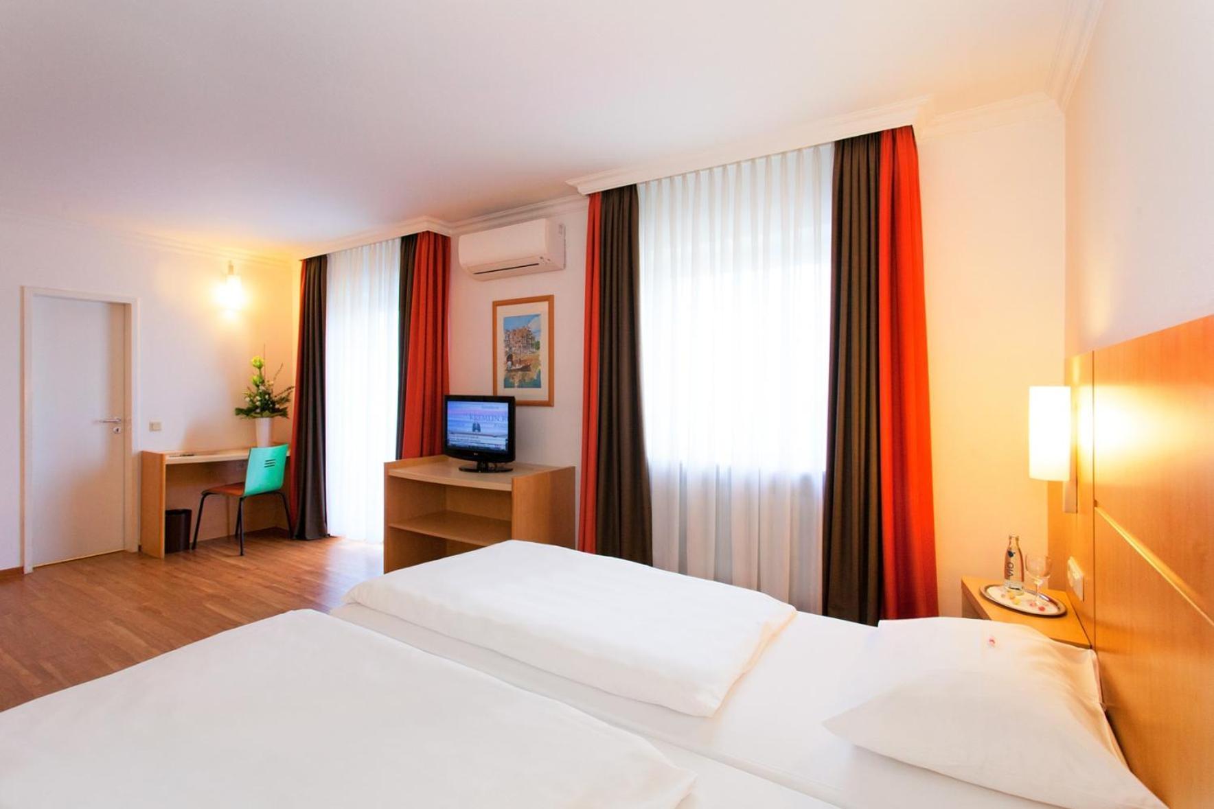 ibis Saarbrücken City Exterior foto
