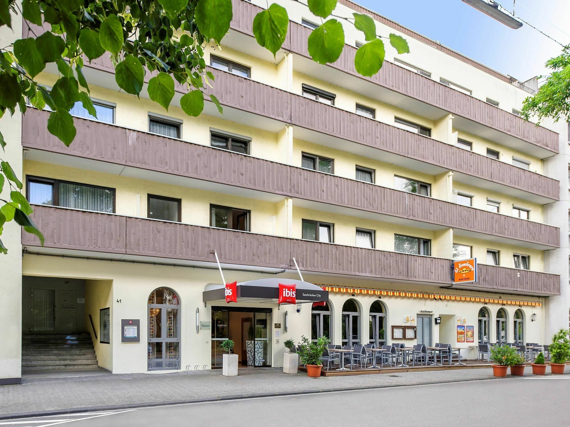 ibis Saarbrücken City Exterior foto